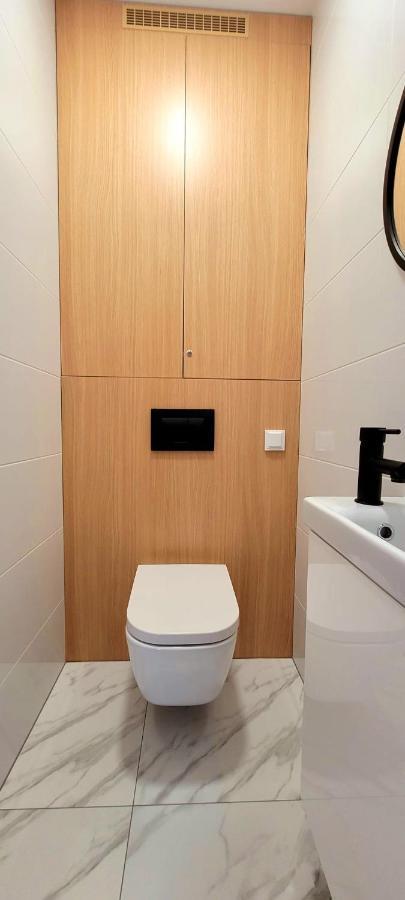 Bast 17 Dom Duzy Parking , Mandoria , Ptak , 2 Sypialnie Lub 1 Sypialnia, Taras , Autostrada A1, Kalinowskiego 17E Wifi Łódź Extérieur photo